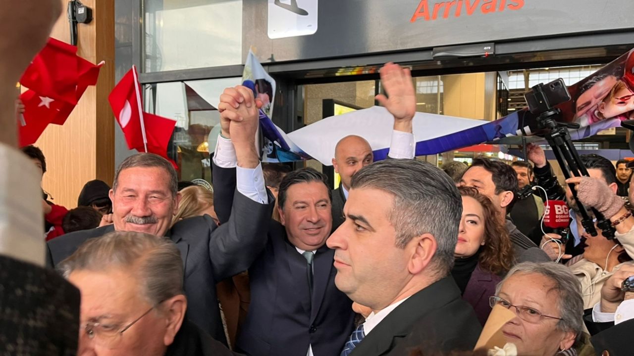 CHP'nin Muğla Büyükşehir Belediye Başkan adayı Aras, partililer tarafından karşılandı