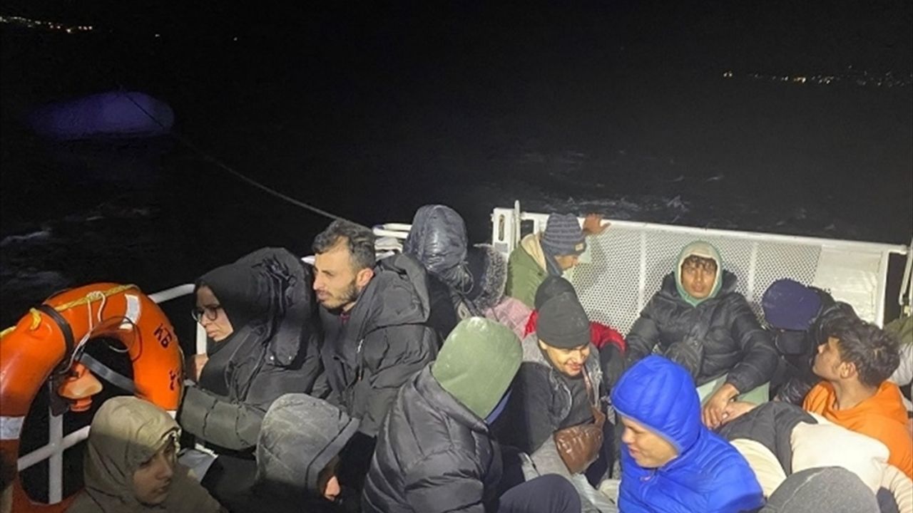 Muğla açıklarında 54 düzensiz göçmen yakalandı, 15 göçmen kurtarıldı