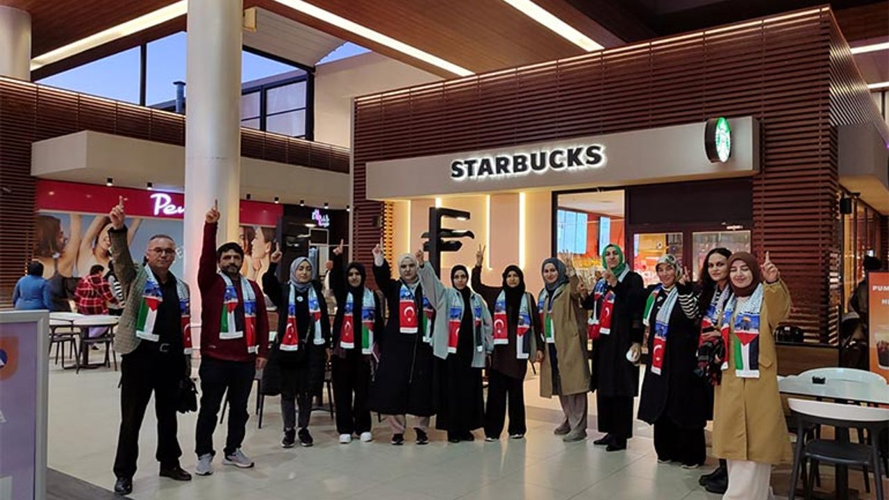 Muğla Önder Starbucks Cafe’de Filistin’e destek eylemi yaptı