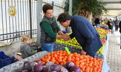 Fethiye Belediye Başkanı Karaca, pazar esnafını ziyaret etti