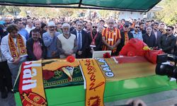 9 yaşındaki Galatasaray taraftarı Yiğit Kurt, Bodrum'da defnedildi