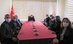 Emekli olan personele teşekkür plaketi