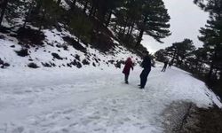 Köyceğiz'de Yayla Mahallesi - Beyağaç yolu buzlanma nedeniyle ulaşıma kapatıldı