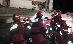Muğla Büyükşehir Ekipleri Hatay’da Enkazın Altından Bir Aileyi Sağ Çıkardı