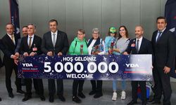 5 milyonuncu yolcu törenle karşılandı