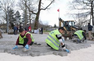 Bursa İnegöl'de Karahasanlar parke taşa kavuştu