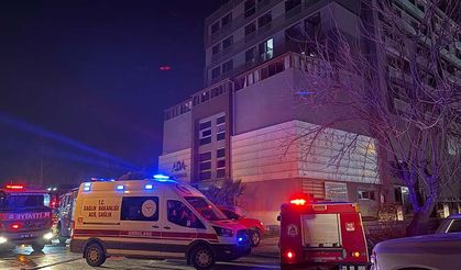 Denizli'de 7 katlı binada yangın çıktı