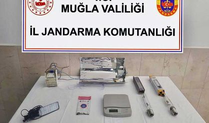 Uyuşturucu imalatı için evinde düzenek kurmuş