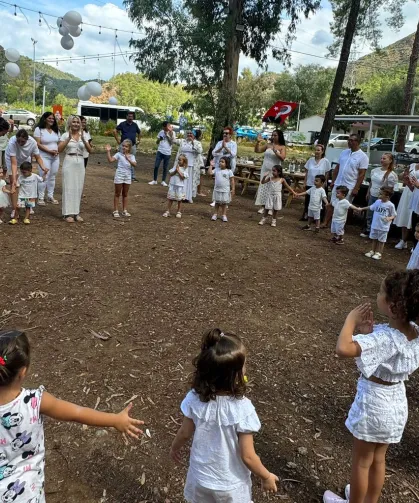 Muğla'da kreş öğrencileri 'Koleksiyon Bahçesi'nde