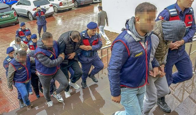 Bodrum'da gözaltına alınan 10 göçmen kaçakçılığı şüphelisinden 8'i tutuklandı