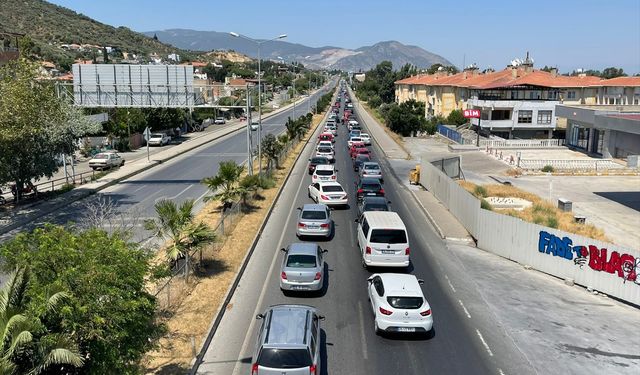 Aydın'da tatilcilerin dönüş yolunda yoğun trafik