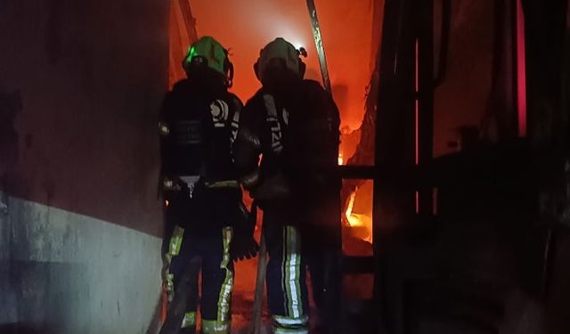 Denizli'de fabrikada yangın söndürüldü