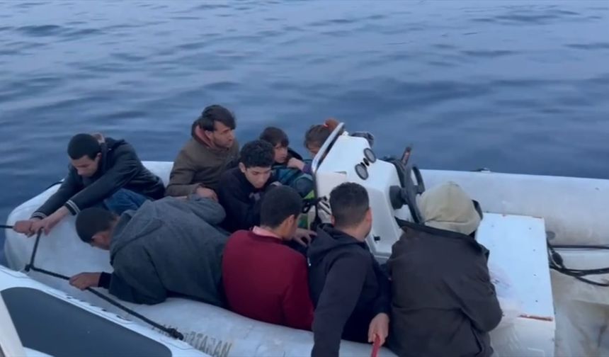 Bodrum'da 20 düzensiz göçmen kurtarıldı, 9 göçmen yakalandı