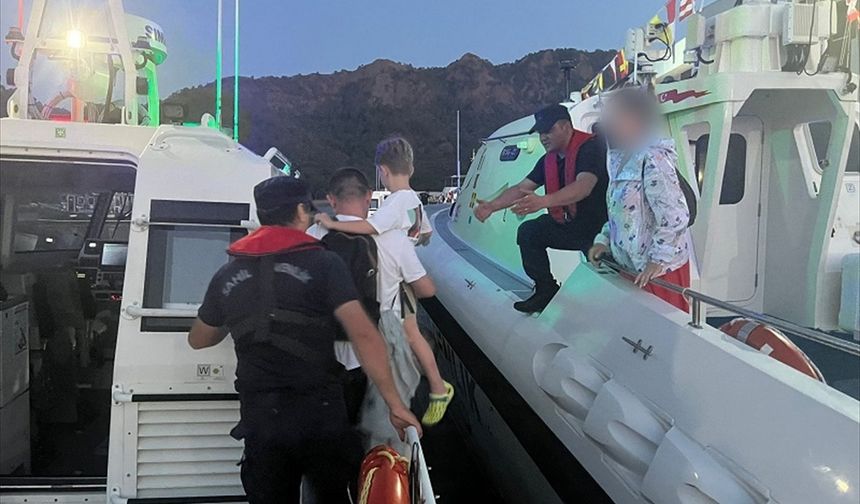 Fethiye açıklarındaki teknede rahatsızlanan çocuğa tıbbi tahliye