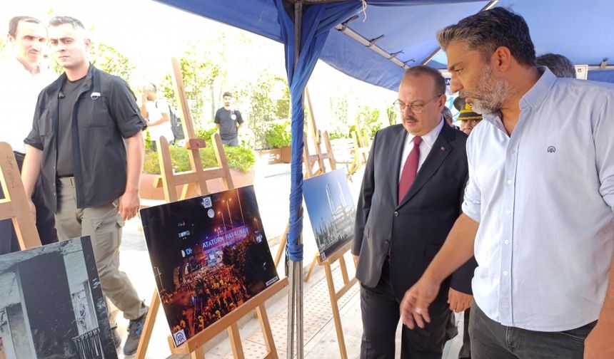 Aydın'da AA fotoğraflarından oluşan "15 Temmuz" konulu sergi açıldı