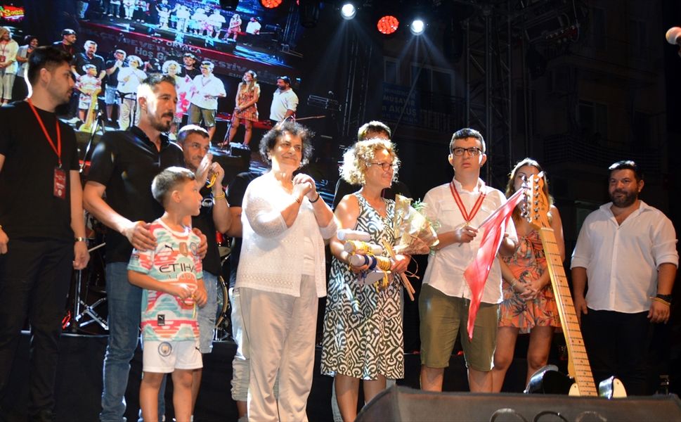 Ortaca Tarım, Çevre ve Turizm Festivali'nde otizmli sanatçı Yıldırım sahne aldı